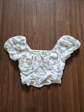 Hollister Floral Puff-Sleeve Crop Top